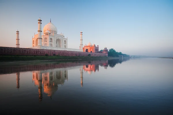 Taj Mahal River Nascer do sol Agra Manhã Fotos De Bancos De Imagens