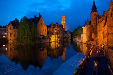 Bruges gece eski şehir