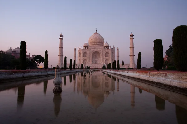 Hosszú expozíciós Taj Mahal elmélkedés Alkonyat — Stock Fotó