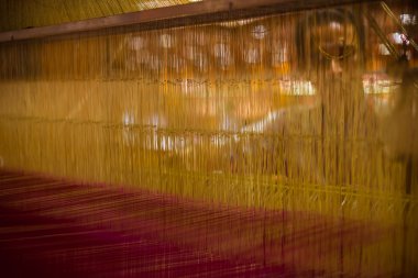 El dokuma tezgahı weaver izlenim yüz