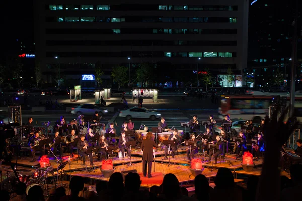 Seoul zomer orkest concert straat verkeer — Stockfoto