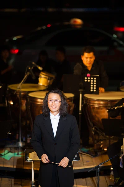 Dirigent spotlight symphany orkest drums — Stockfoto