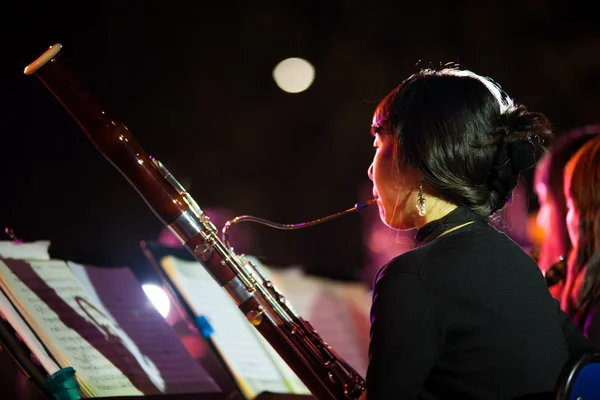 Korejská žena symphany orchestr fagot — Stock fotografie