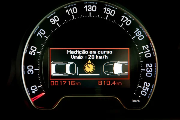 Intelligent speed control technology indicator in dashboard — Stock Photo, Image