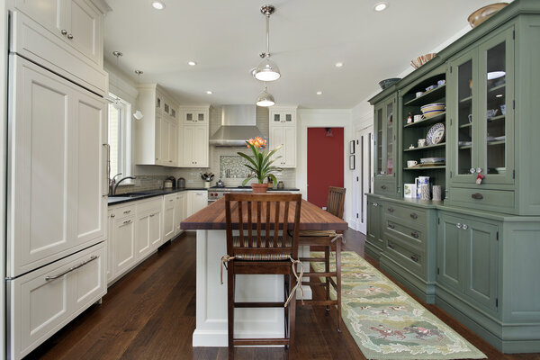 Kitchen with wood top island — Stock Photo, Image