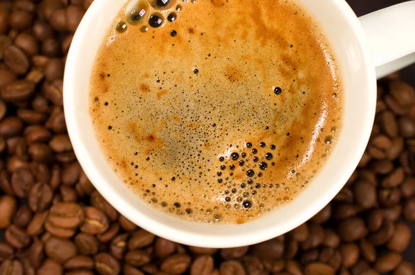 Kaffee und Kaffeebohnen — Stockfoto