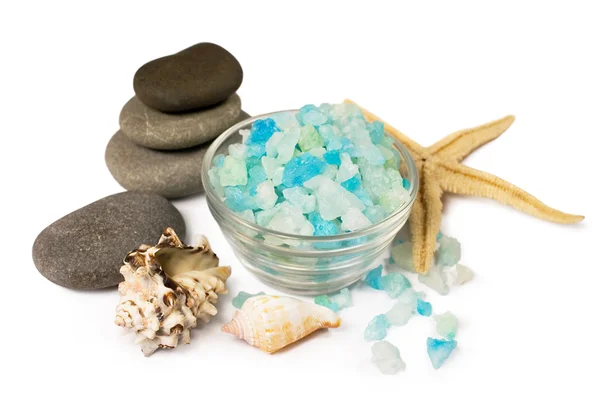 Sal marinho, conchas e pedras para spa — Fotografia de Stock