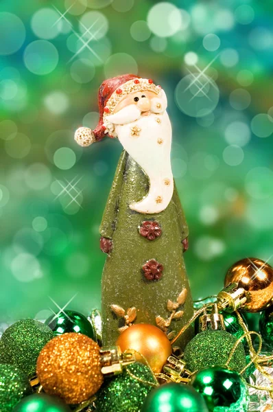 Tomtar och julgranskulor — Stockfoto