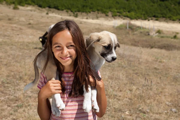 Herder meisje met hond — Stockfoto