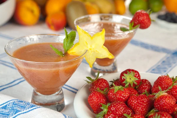 Strawberry smoothie duo — Stock Photo, Image