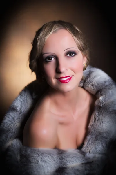 Hollywood lady with fur — Stock Photo, Image