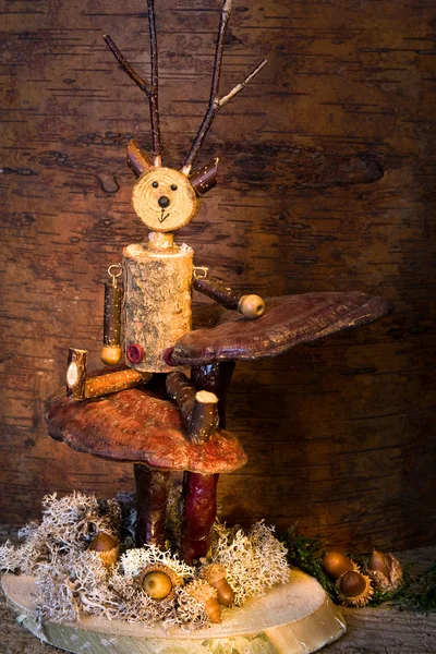 Marioneta sobre hongos —  Fotos de Stock