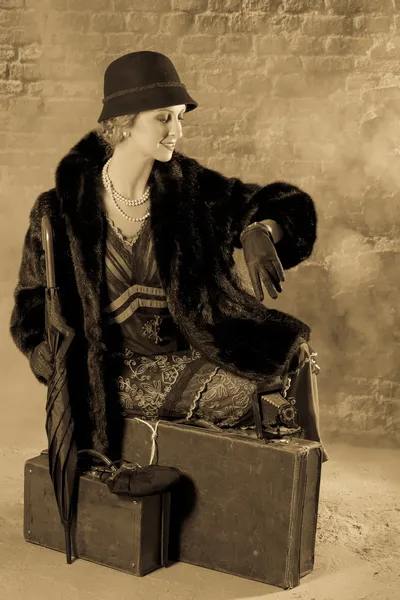 Čekání lady dvacátých styl — Stock fotografie