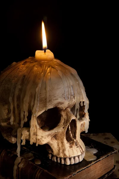 Candle on skull 5 — Stock Photo, Image
