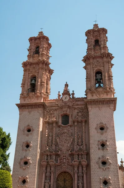 Santa Prisca parish in Taxco de Alarcon (Mexico) — Stockfoto