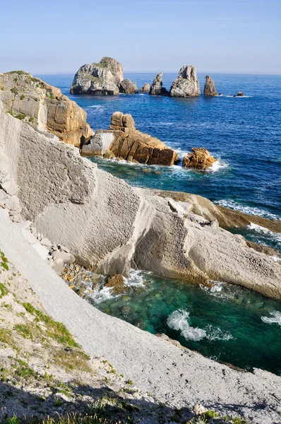 壊れた海岸 (コスタ ケブラーダ) リエンクレス (スペイン) — ストック写真