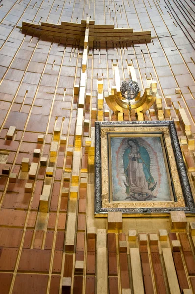 Pintura da Virgem de Guadalupe, Santuário de Guadalupe na cidade do México — Fotografia de Stock