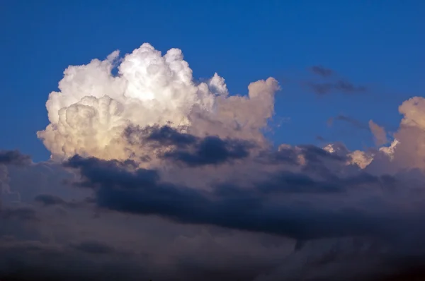 濃い曇り — ストック写真