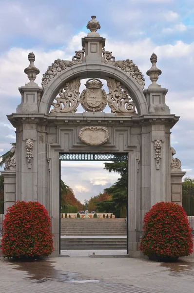 Entrance to the Parque del Buen Retiro — Stock Photo, Image