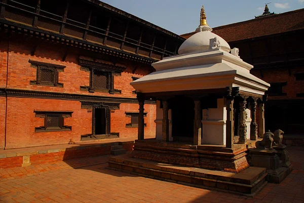 A courtyard of one the buildings in Durbar Square, Patan — Stock Photo, Image