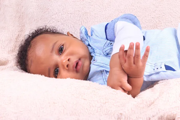 Recém-nascido bebê afro-americano — Fotografia de Stock