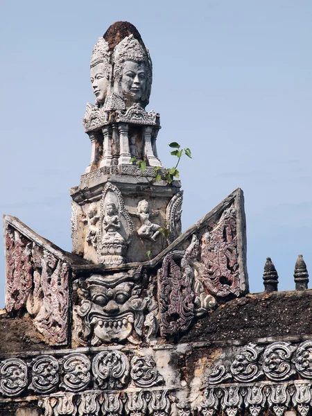 Prastaré buddhistické Khmerská chrám — Stock fotografie