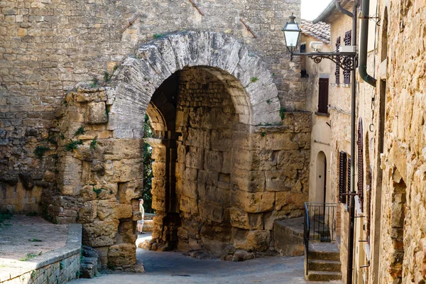 Antika etruskiska gate i volterra i Italien — Stockfoto