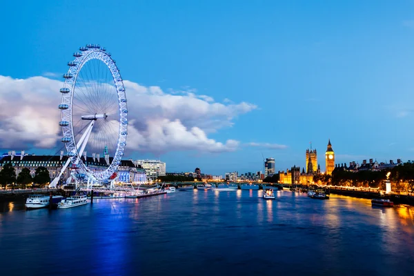 London Eye, Westminster Bridge y Big Ben en la noche, Londo — Foto de Stock