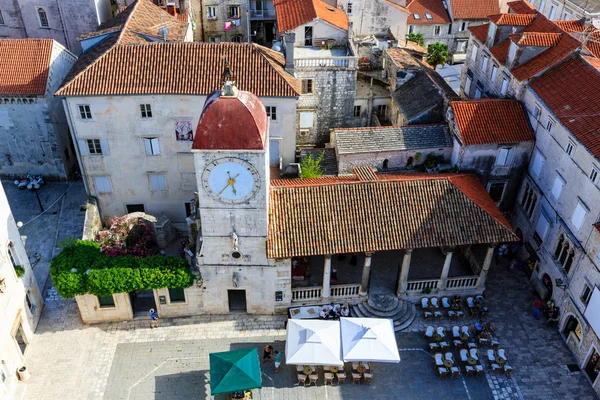 A légi felvétel a Cathedral of Saint Trogir fő tér — Stock Fotó