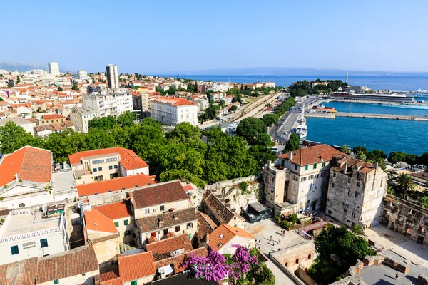 Vista aérea sobre o Palácio de Diocleciano e a cidade de Split, Croácia — Fotografia de Stock