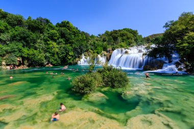 milli park krka ve çağlayan nehir krka, croa üzerinde şelaleler