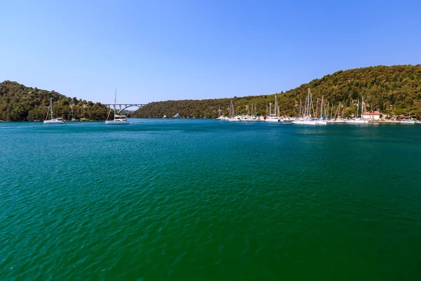Parque Nacional Krka y Marina cerca de la ciudad de Skradin, Croacia — Foto de Stock