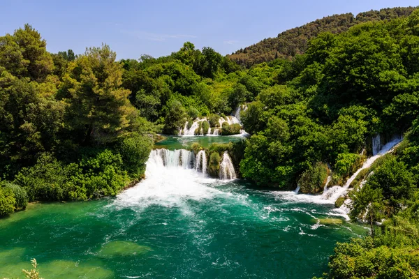 Национальный парк Крка и Каскад водопадов на реке Крка, Кроа — стоковое фото
