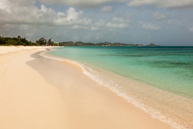 Peyzaj tropikal Karayipler kaçak kumsal Antigua