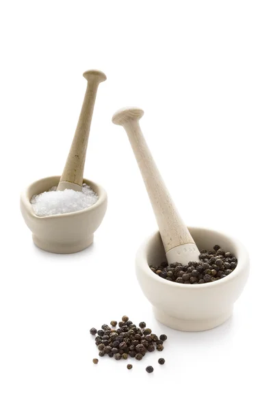 塩とコショウ乳棒とモルタル — ストック写真