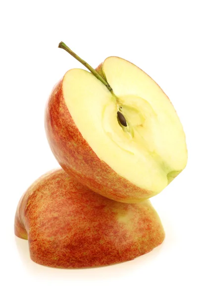 Dua setengah apel jonagold — Stok Foto