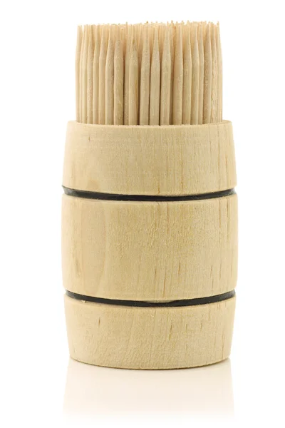 Palillos de dientes en un barril de madera — Foto de Stock