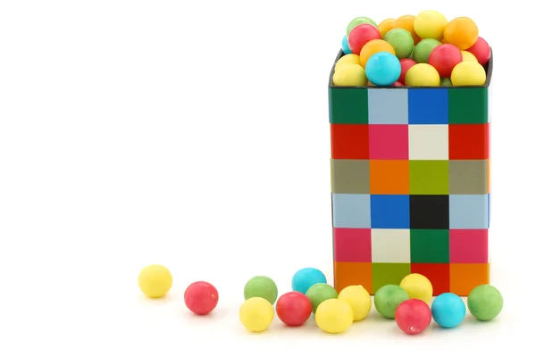 Bolas de goma en una caja colorida — Foto de Stock