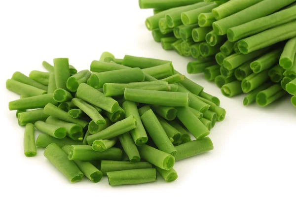 Corte pequenos e esbeltos feijões verdes (feijão-verde ) — Fotografia de Stock