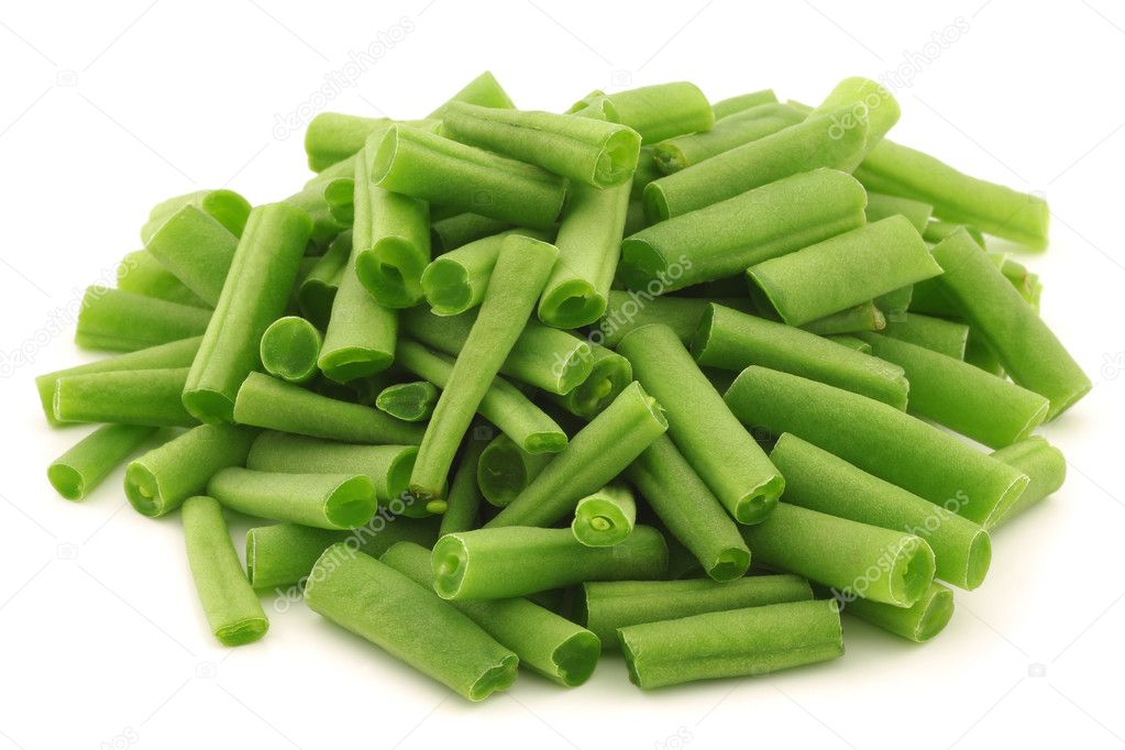 Cut small and slender green beans (haricot vert)