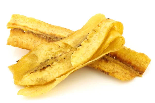 Čerstvě upečené banánové chipsy — Stock fotografie