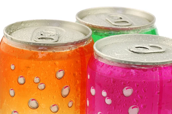 Kleurrijke koolzuurhoudende drank blikjes — Stockfoto
