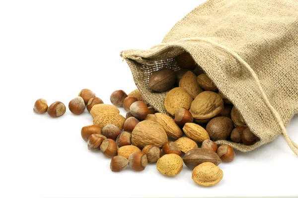 Pytlovina pytel s míchané ořechy — Stock fotografie