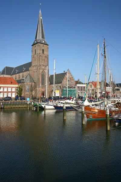 Church at the harbor of Harlingen — Stock Photo, Image