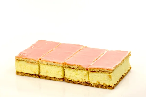 Quatro bolos holandeses chamados "Tompouce " — Fotografia de Stock