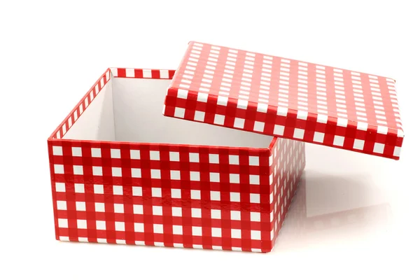 Caja de regalo a cuadros rojo y blanco —  Fotos de Stock