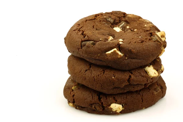 Упакованные шоколадные печенья с орехами — стоковое фото