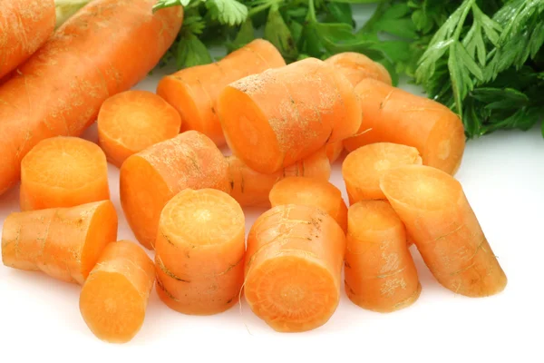 Bando de cenouras cortadas recém-colhidas — Fotografia de Stock