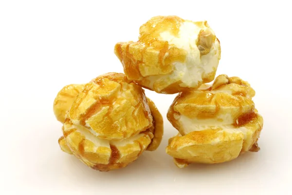 Pezzi di popcorn al caramello — Foto Stock