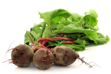 Beetroots yeşillik ile